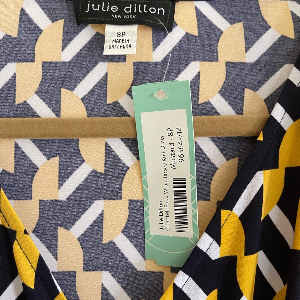 Wrap dress petite size 8 - Picture 3 of 4
